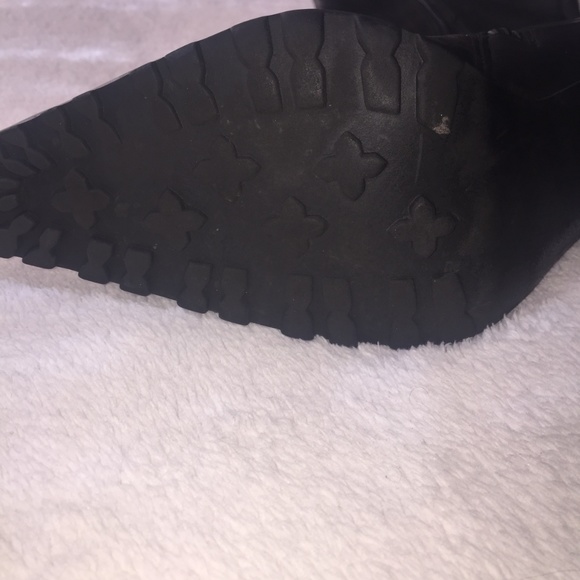 Boots - Picture 6 of 6